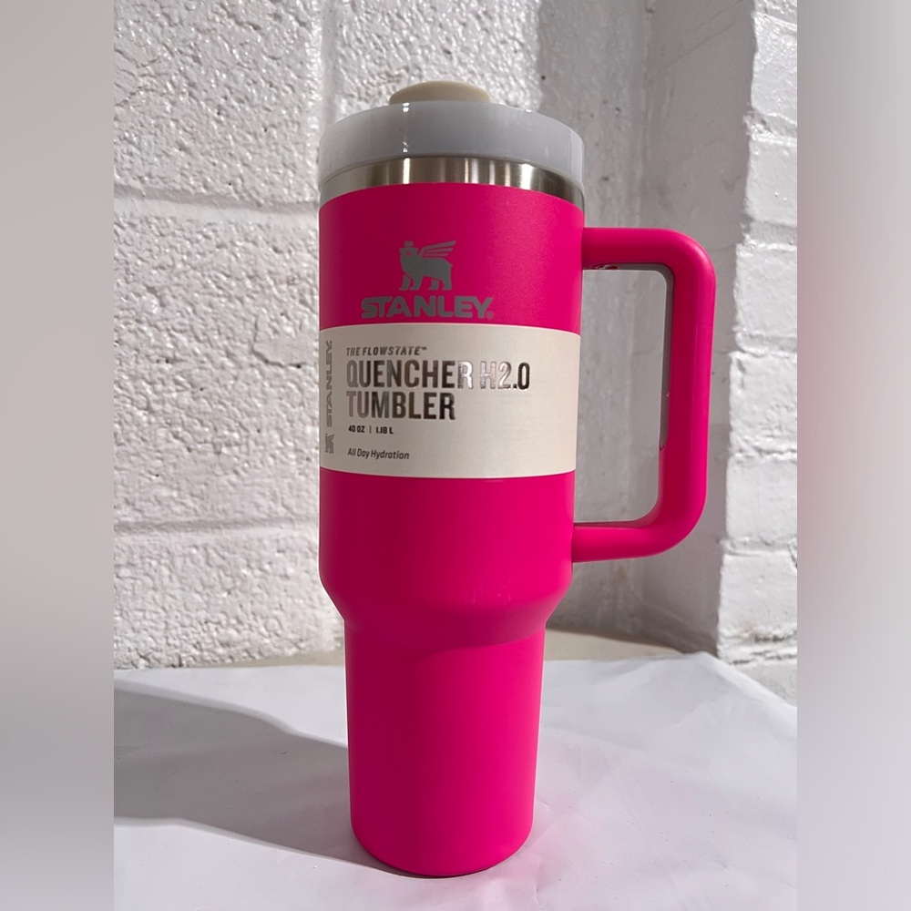 HOT PINK FUSCHIA Stanley Quencher H2.0 FlowState Tumbler - 40 fl. oz